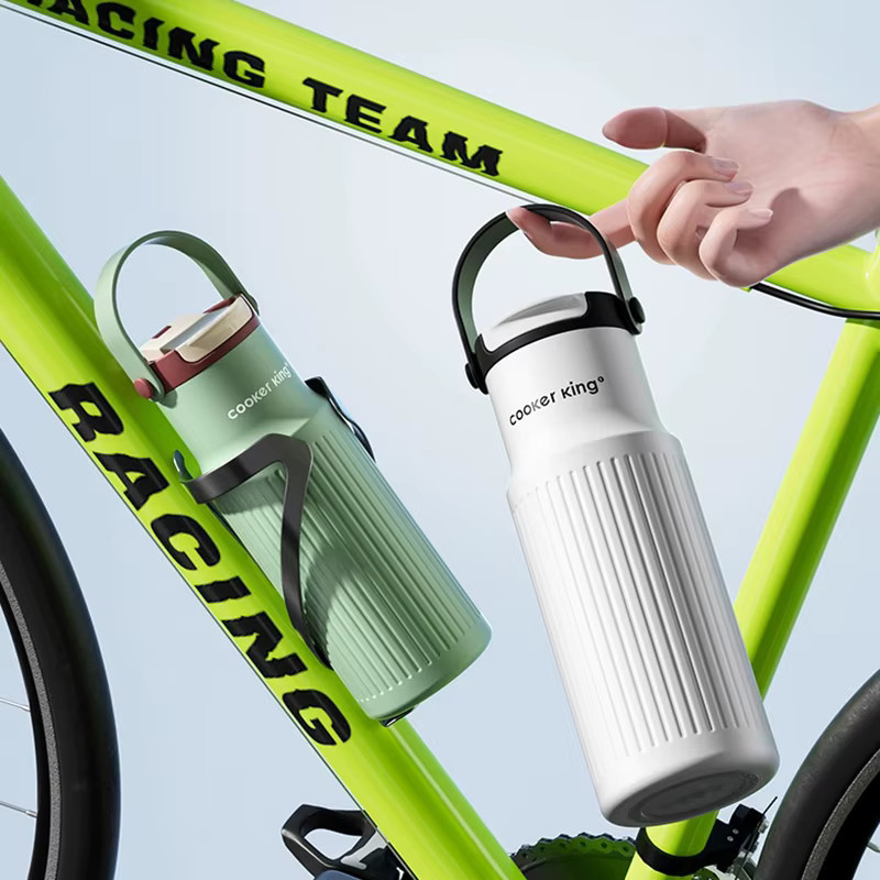 COOKER KinG Thermosbecher aus Edelstahl in Weiß, isolierte Sport-Wasserflasche, 650 ml - Bild 2