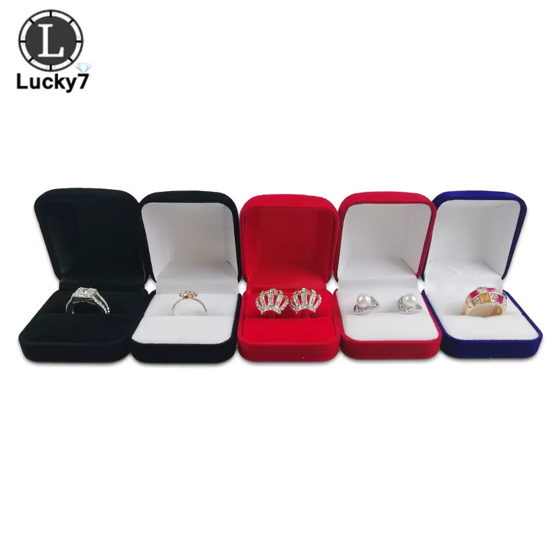 Schmuckbox von luckyiasv zur Aufbewahrung von Ringen, Ohrringen und Schmuck in Rot und Schwarz - Bild 1