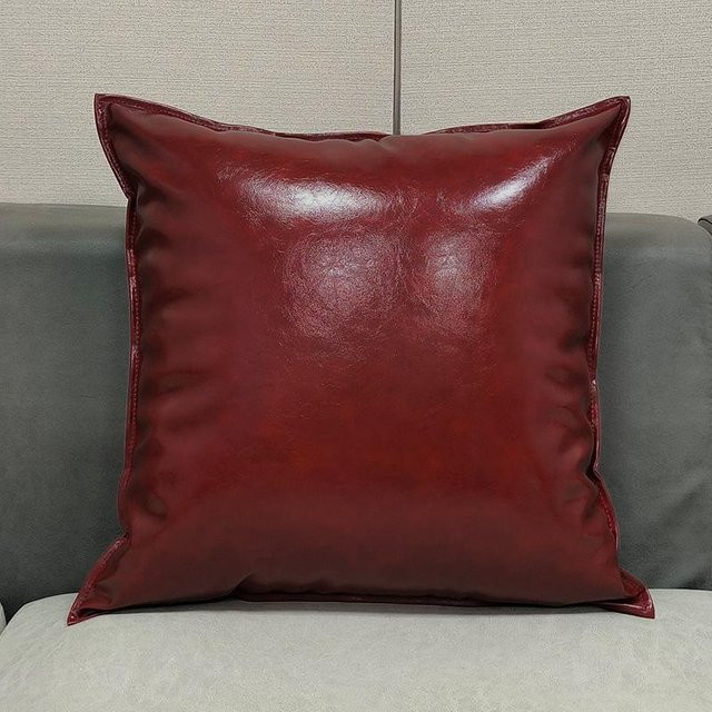 JMG Clothing Dekorative Kissenhülle aus Kunstleder in Rot, B/H: 45 x 45 cm - Bild 1