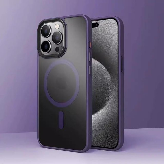Apple iPhone 15 Pro Magnetische Schutzhülle mit Hautgefühl in Titangrau - Bild 1