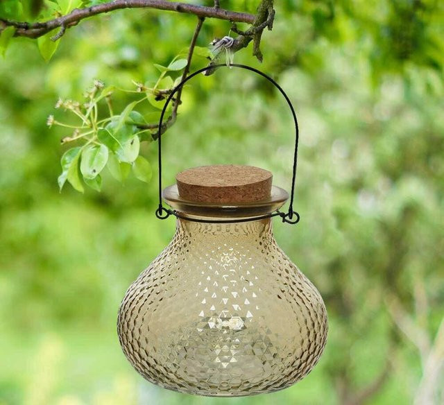 Wespenfalle aus Glas in Gelb im Vintage-Landhausstil zum Aufhängen, Durchmesser: 13 cm - Bild 1