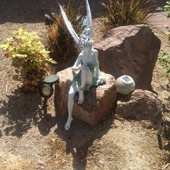 Amusedly Blumenfeenstatue aus Kunstharz in Braun zur Dekoration für Garten und Außenbereich - Bild 4