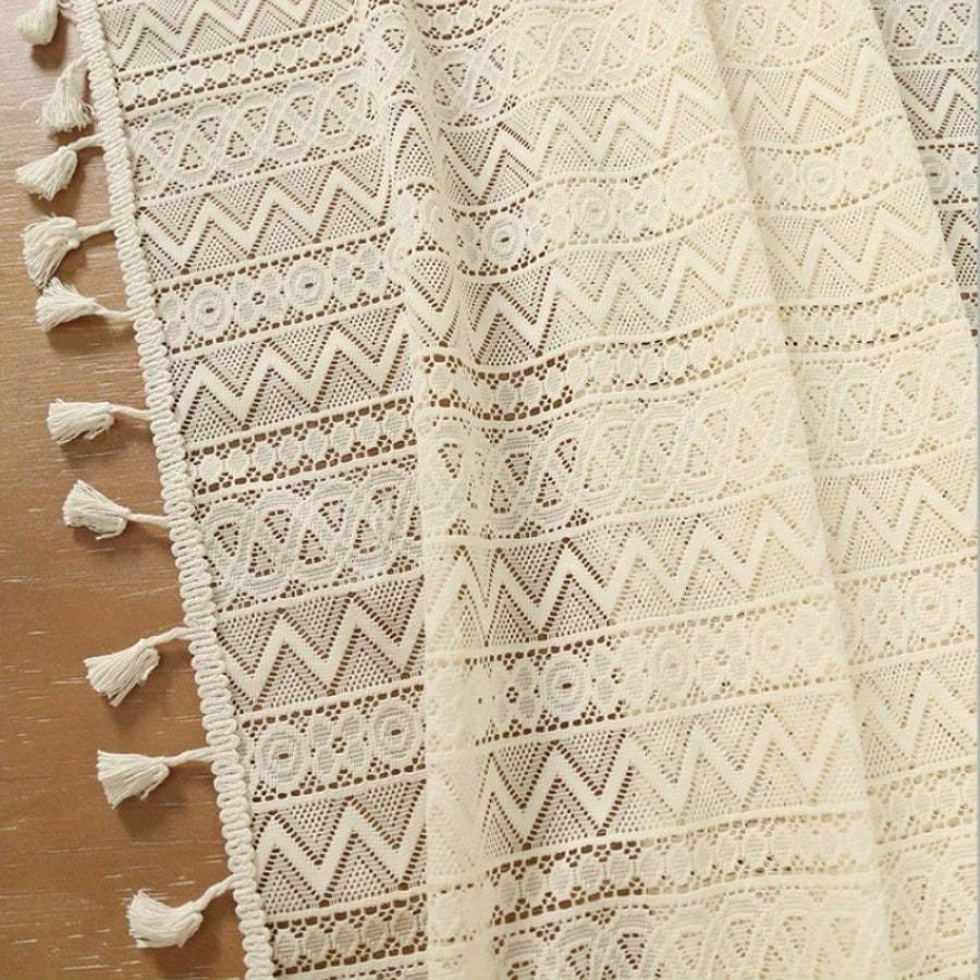 LChome Tischläufer aus Polyester mit französischem Poinsettia-Spitzenmuster, rechteckig, beige, Breite: 140 cm - Bild 2