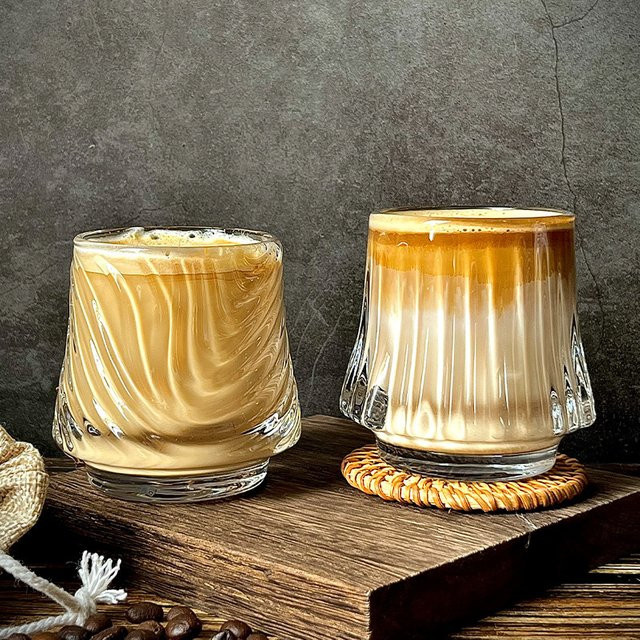 Hitzebeständiges vertikales Glas Tumbler in Transparent für Kaffee, Whisky oder Bier - Bild 1