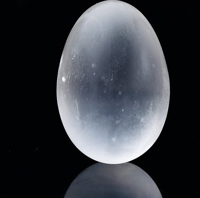 RYCRYSTAL Selenit Ei aus natürlichem Quarz, weißer Kristallstein in ovaler Form zur Dekoration und Energieheilung - Bild 1