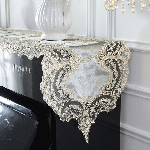 Elegante Klavierabdeckung von Your Warm Home in Gold und Weiß mit floraler Spitze, Tischläufer aus Samt und Baumwollmischung, B/T: 40 x 230 cm - Bild 1