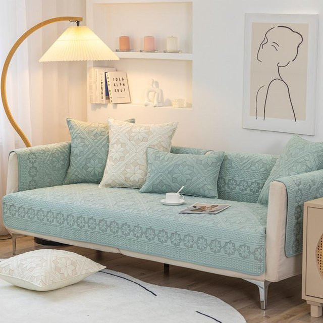 Doppelseitiger Sofakissenbezug von Super Six aus gewaschener Baumwolle und Leder mit Blumenstickerei, quadratisch, B/H: 70 x 70 cm - Bild 1