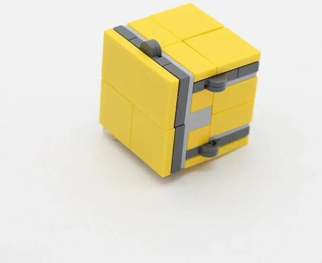 Yiran toy Zauberwürfel Spinner, Fidget Spielzeug, ab 14 Jahren - Bild 1