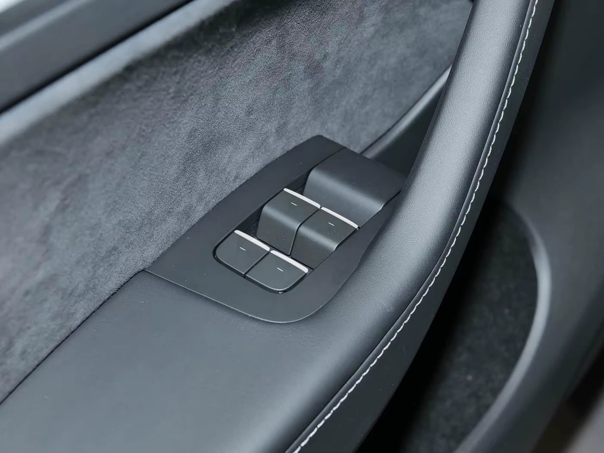 7-teiliges Set Fensterschalter-Aufkleber für Tesla Model Y & Model 3 Highland 2024 von Quorvium zur Auto-Innendekoration - Bild 2
