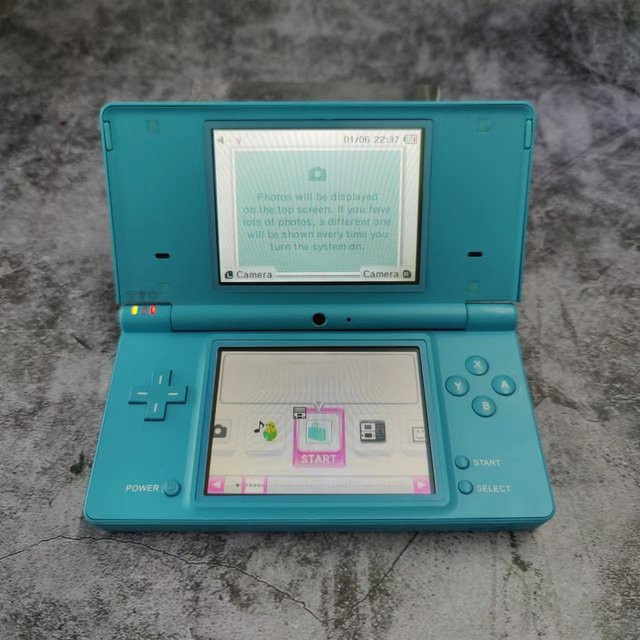 Nintendo New DSi NDSI Spielkonsole Englische US-Version in Rot - Bild 1
