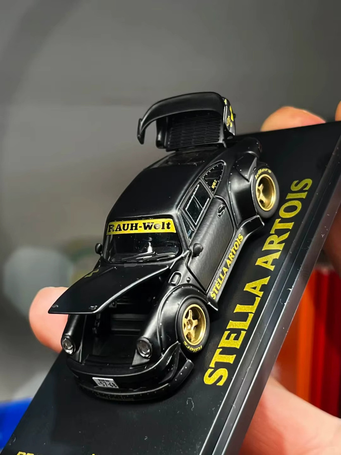 TSM Model AR BOX 1:64 RWB 930 Stella Artois Black HEC Modellauto, Schwarz, Metall - Bild 2