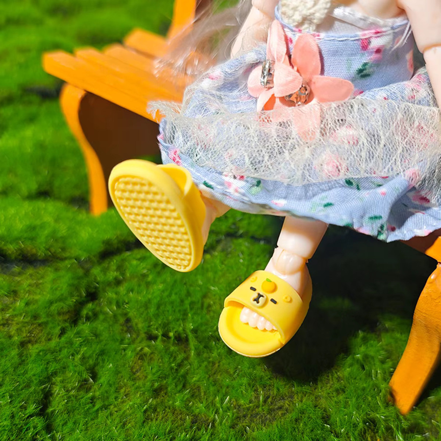 Labubu Miniatur-Hausschuhe mit Hai-Design in Braun und Bunt / Mehrfarbig aus Kunststoff - Bild 3