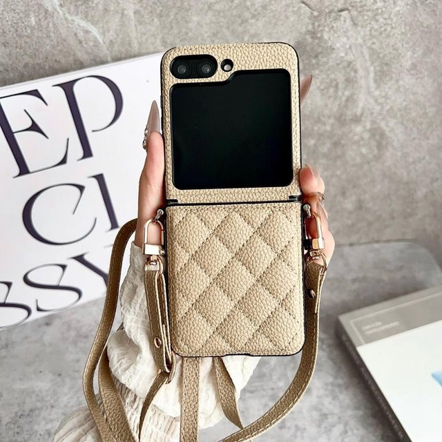 Samsung Galaxy Z Flip 7 / 6 / 4 / 7 FE Crossbody Handyhülle mit Schulter Lanyard aus PU Leder in Beige - Bild 1