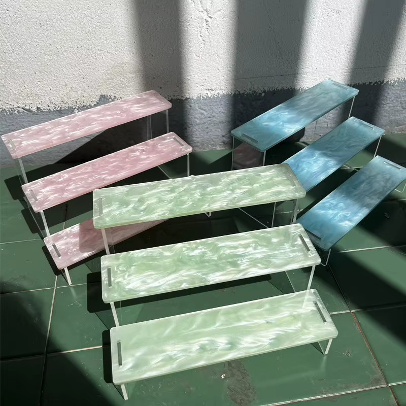 PGY Acryl Display Stand mit Wellenoptik und Glitter in Transparent, Blau oder Pink für Tischdekorationen - Bild 3