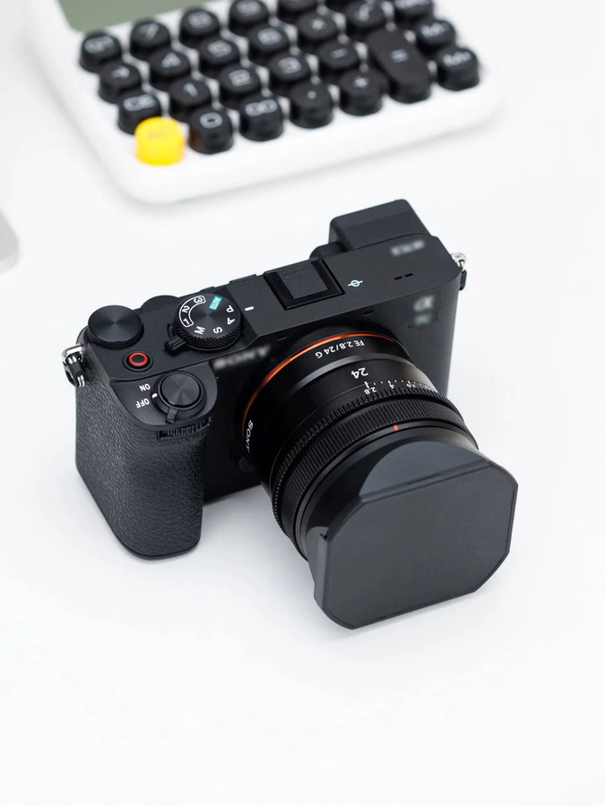 JJC Gegenlichtblende in Schwarz für Sony FE 24 mm f/2,8 G (SEL24F28G), FE 40 mm f/2,5 G (SEL40F25G) und FE 50 mm f/2,5 G (SEL50F25G) Objektive - Bild 6