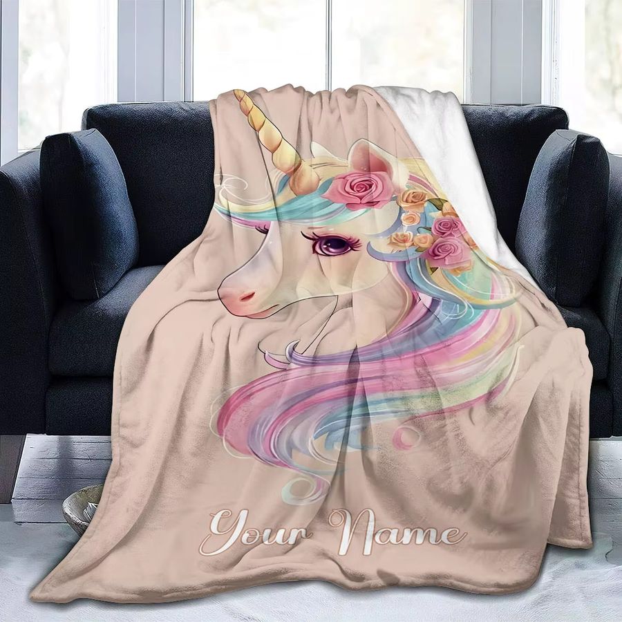 Personalisierte ZIZ Decke mit individuellem Namen und Einhorn- sowie Rosenmuster - Bild 2