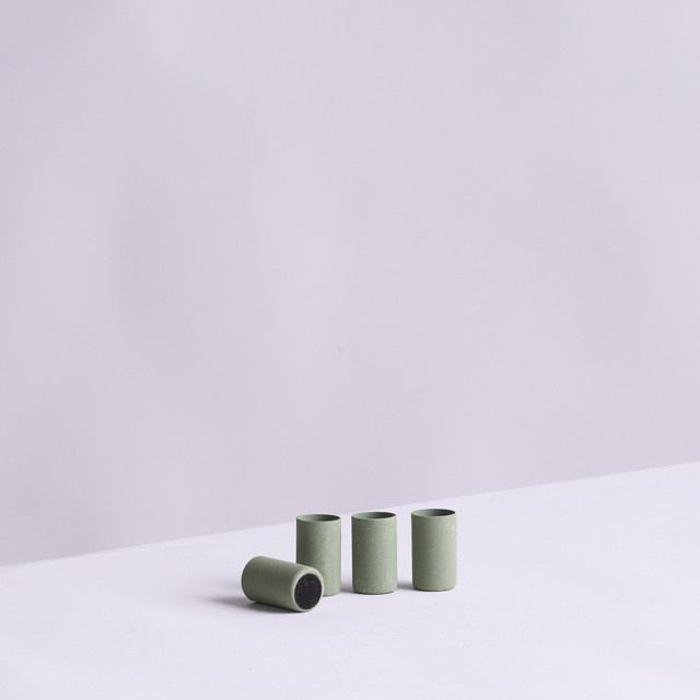 Magnetischer Stabkerzenhalter aus Metall von BLUME2000 in Grün, modernes Tabletop-Design - Bild 1