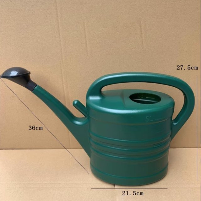 Moderne Gießkanne für Haushalt und Garten mit 5L Fassungsvermögen in Weiß und Grün mit ergonomischem Griff - Bild 1