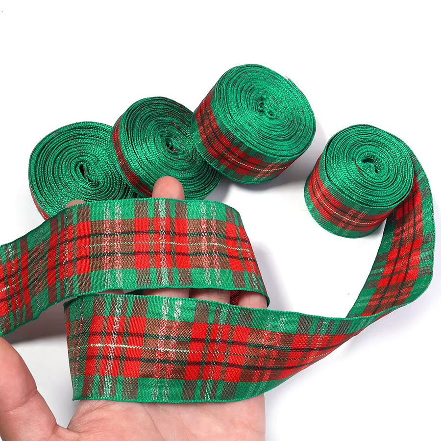 Klassisches kariertes Weihnachtsband aus Polyester in Rot und Grün für deine Geschenkverpackung und DIY-Handarbeiten - Bild 4