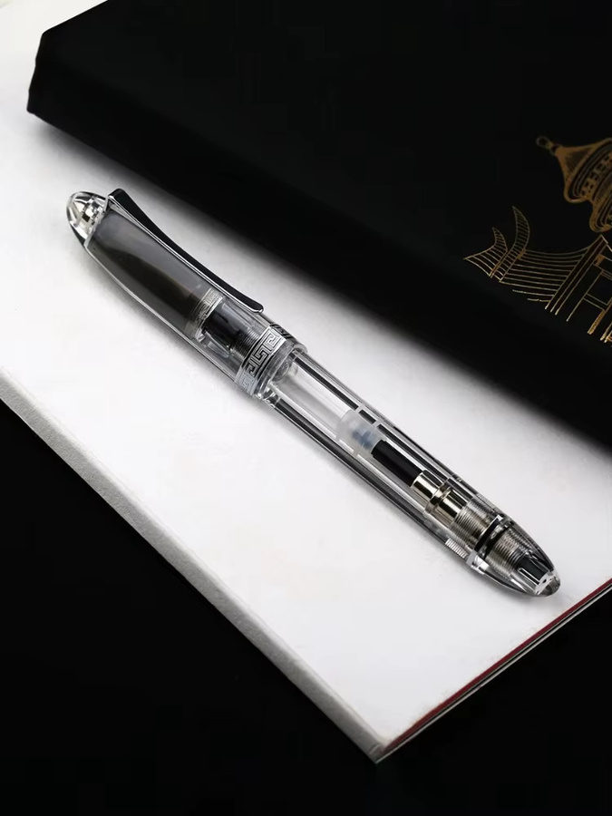 MAJOHN V60 Füllfederhalter aus Kunstharz mit dreieckigem Kolben-Design, Schmidt-Nachfüllung, Farben: Silber, Gelb und Transparent - Bild 2