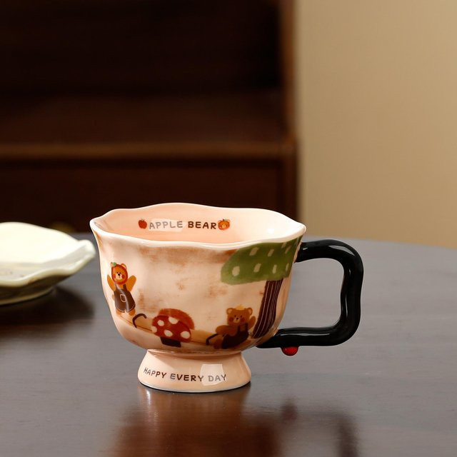 Niedliche Keramiktasse mit Apfel- und Bär-Cartoon-Design von Yiran Furniture, Mehrfarbig, 400 ml - Bild 1