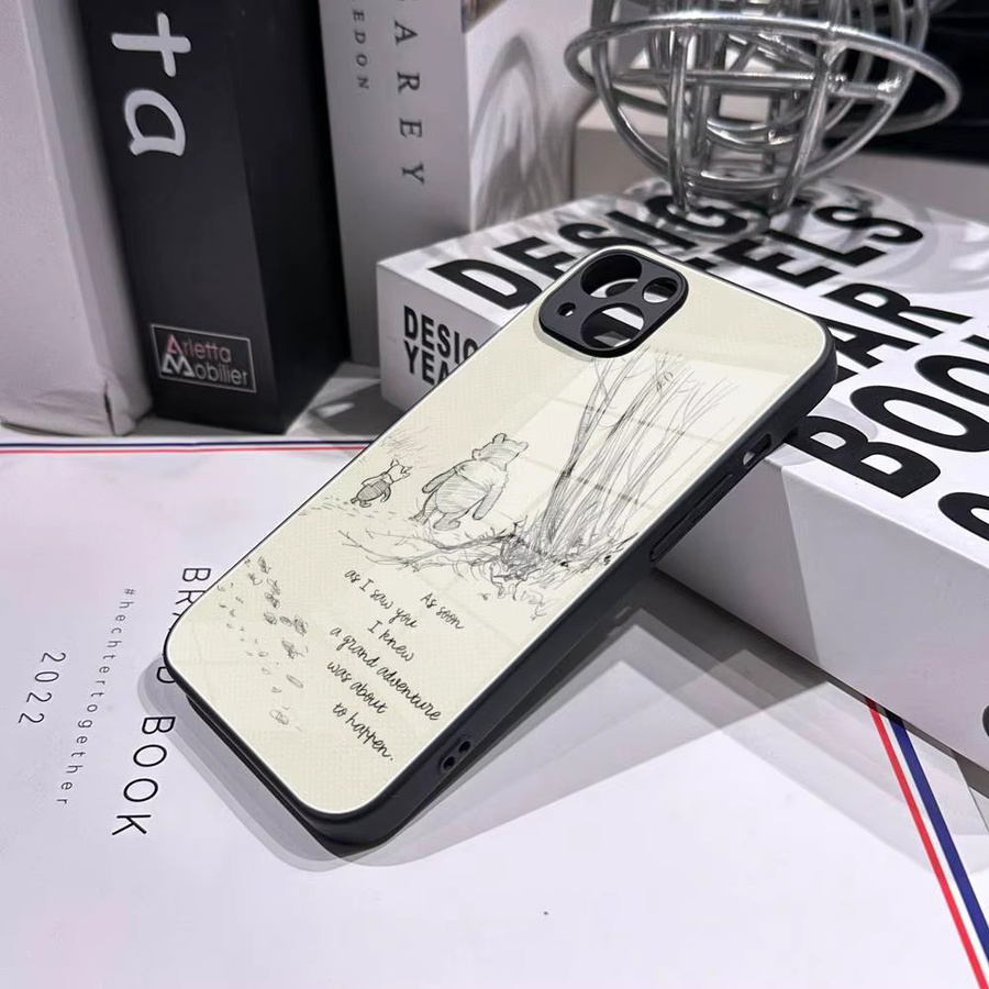 Handyhülle mit Winnie the Pooh Zitaten aus gehärtetem Glas für iPhone 16 15 14 13 12 Pro Max Plus und Pro in Schwarz und Weiß von Potdemiel - Bild 4
