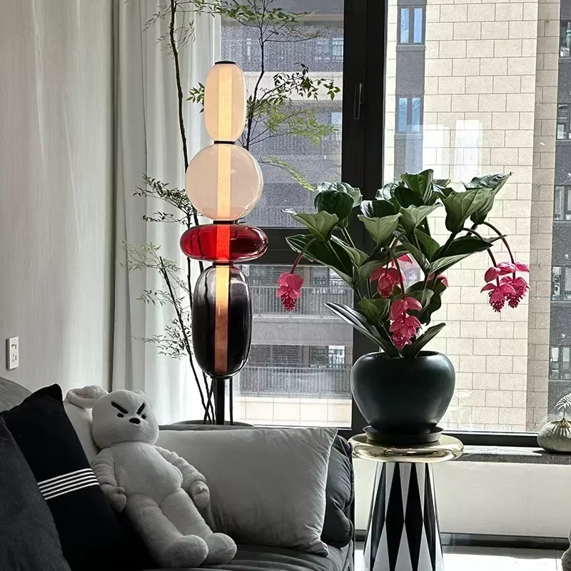 Nordic LED Tischlampe aus farbigem Glas im italienischen Design für Wohnzimmer und Schlafzimmer, Mehrfarbig - Bild 4