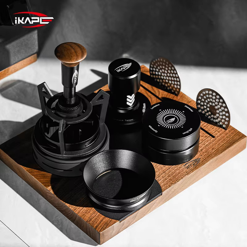 IKAPE 5-in-1 Espresso-Werkzeugset aus Edelstahl in Schwarz mit Tamper, Verteiler, WDT-Tool, Puck-Sieb und Dosiertrichter für 51mm, 54mm und 58mm - Bild 3