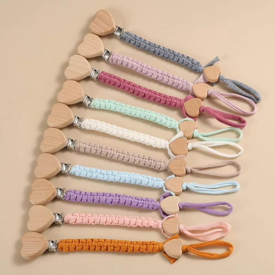 Schnuller Kette aus Buche Holz mit Herz Anhänger und Beißring in Multicolour für Baby Zubehör - Bild 1
