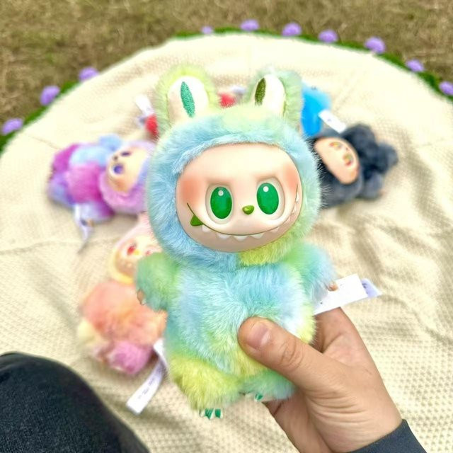Labbubu Monster Plüschtier Puppe grün - Bild 1
