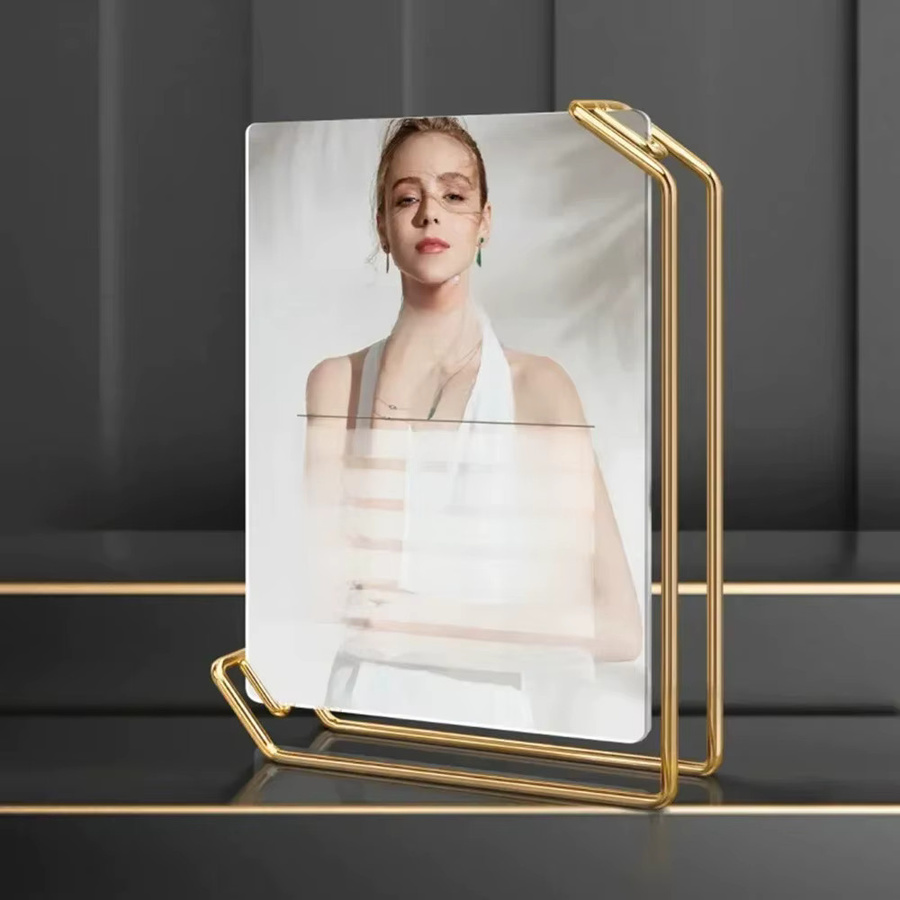 A4 Acryl-Fotorahmen in Gold als Tischaufsteller für Menüs, Poster oder Hochzeitsfotos - Bild 5