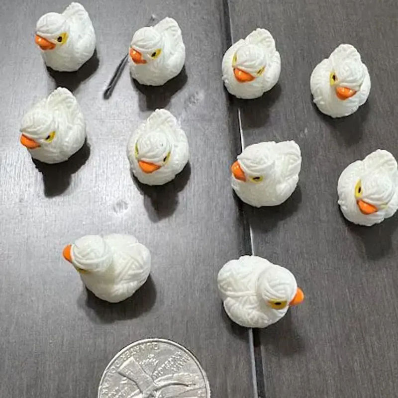 Miniatur Mumien-Enten Figuren aus Kunstharz in Weiß für Halloween Dekoration und DIY Micro Landschaften - Bild 4
