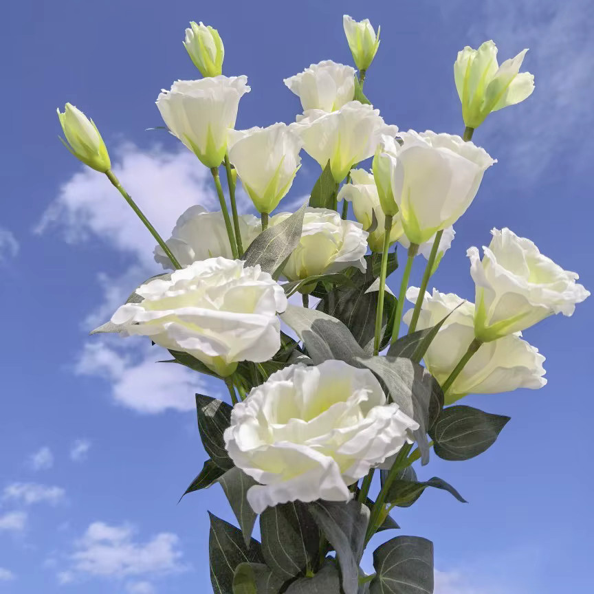 3er Set Künstliche Blumen von NANDI in Weiß und Gold mit Rosen, Pfingstrosen und Eukalyptus Blättern aus Textil für Hochzeit, Party und Tischdekoration - Bild 2