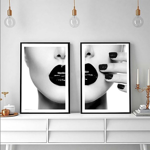 TPFLiving Poster Leinwand Frau mit schwarzen Lippen und Fingernägeln, 2er-Set, Schwarz, Breite: 60 cm, Höhe: 80 cm - Bild 1