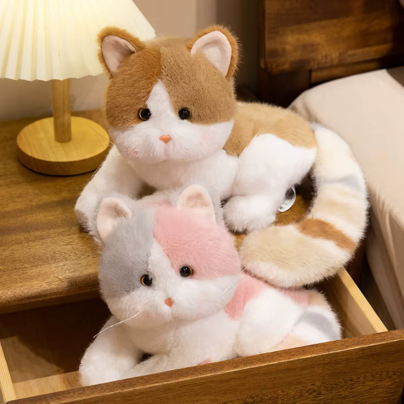 Gegemuchen Plüschtier Katze mit langem Schwanz, bunt gestreiftes Stofftier in Rosa und Mehrfarbig für Kinder - Bild 3