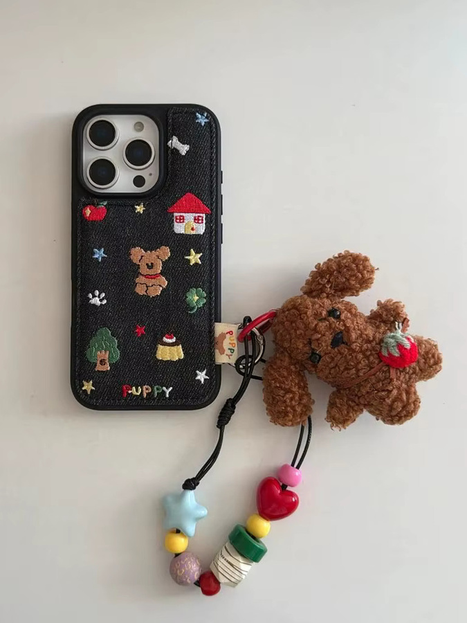 Handyhülle mit Dackel-Plüschwelpe in Denim-Stickerei für iPhone 17, 16, 15 und 14 Pro Max in Blau oder Schwarz - Bild 6