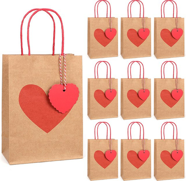 10 Stück herzförmige Geschenktüten aus Kraftpapier in Braun mit rotem Herz von ZQNYCY für Valentinstag, Hochzeit und Party - Bild 1