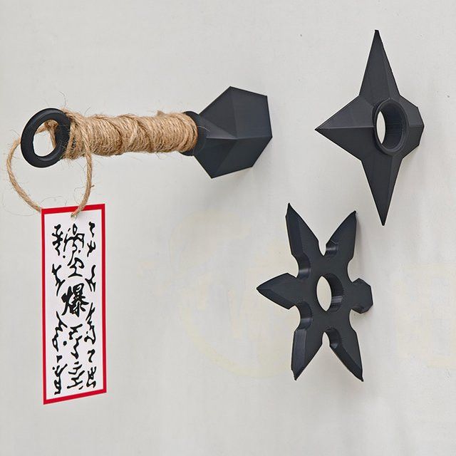 Bandai Anime Kunai Kühlschrankmagnete aus PVC in Schwarz als Cartoon Cosplay Requisiten und Dekoration - Bild 1