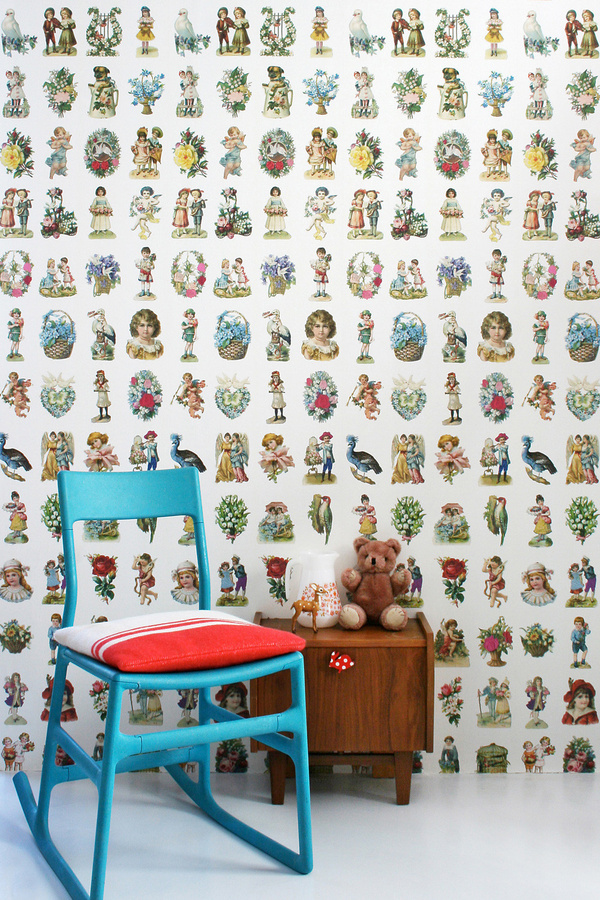 Studio Ditte Wallpaper Vintage Scraps mit floralem und botanischem Muster in Multicolour, Vlies Tapete, matt - Bild 1