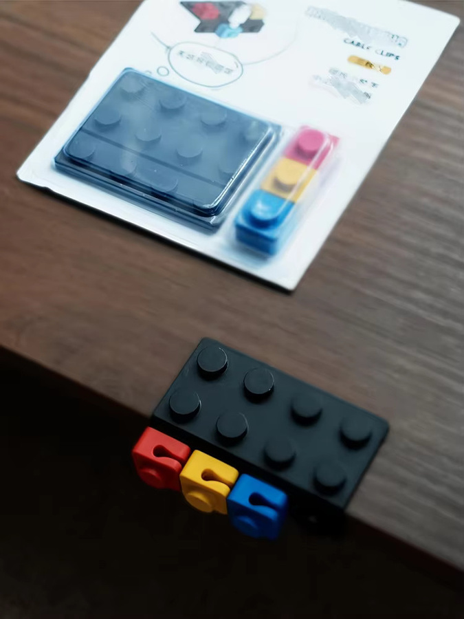 Modularer Kabel- und Datenkabel-Organizer aus Kunststoff mit mehreren Fächern in Multicolor für deinen Schreibtisch und dein Zuhause - Bild 4
