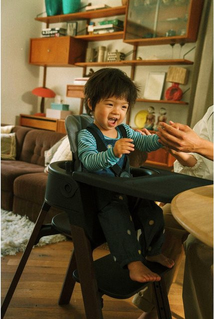 Stokke Steps Hochstuhl in Braun aus Bambus und Kunststoff im skandinavischen Stil - Bild 1