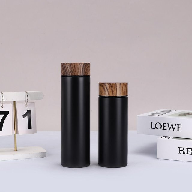 Yiran Furniture Thermos Tasse aus Edelstahl mit Holzmaserung, tragbare Teetasse für das Auto, 350 ml, in Schwarz, Weiß, Rot oder Blau - Bild 1