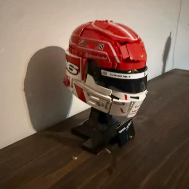 Potdemiel Scuderia HP Charles Leclerc Helm, Bausteine, 886 Teile - Bild 6
