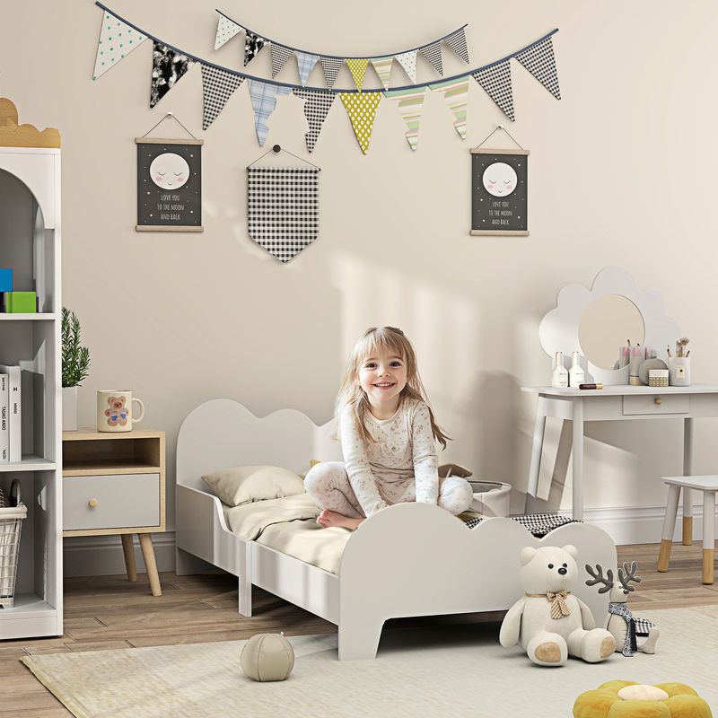 AIYAPLAY Kinderbett Bodenbett mit Sicherheitsbarriere, Lattenrost und Wolken-Dekoration, Weiß, B/T: 140 x 70 cm - Bild 2