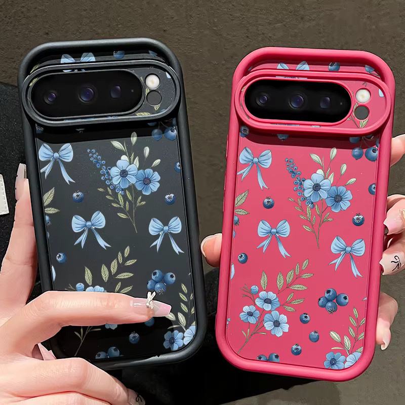 Stoßfeste Google Pixel Handyhülle aus TPU mit Blumen, Blaubeeren und Schleifen-Aufdruck in Weiß und Multicolour - Bild 2