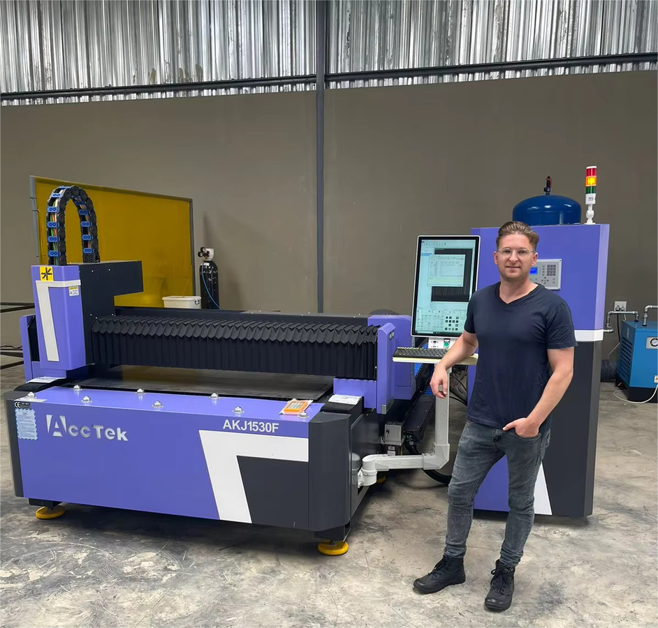 ACCTEK Industrie Faserlaser-Schneidmaschine mit 3 Achsen und 45 Grad Kegelschnitt für Metall, 6000W bis 12000W, Blau - Bild 2