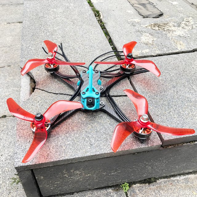 YSIDO 4er Set 5043 3-Blatt Propeller für RC Modell FPV Freestyle 5 Zoll Drohnen in Rot (2CW + 2CCW) - Bild 1