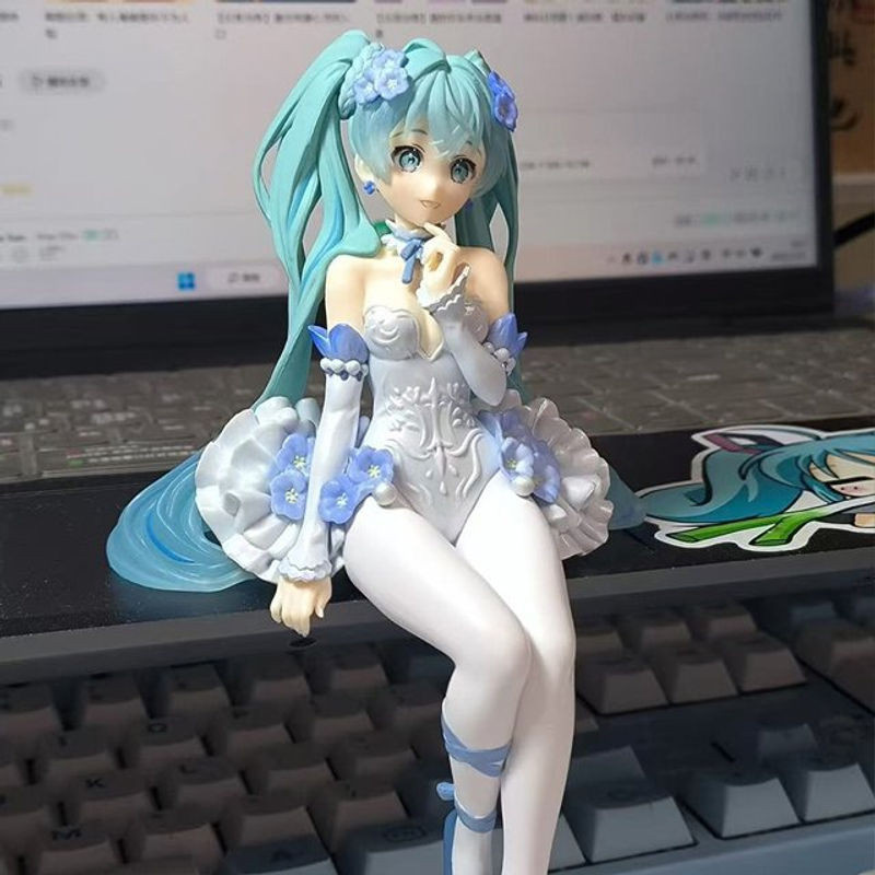 Bandai Hatsune Miku Anime-Figur in Sakura-Optik, sitzende PVC-Actionfigur in Rosa und Weiß für Sammler und Dekoration - Bild 1