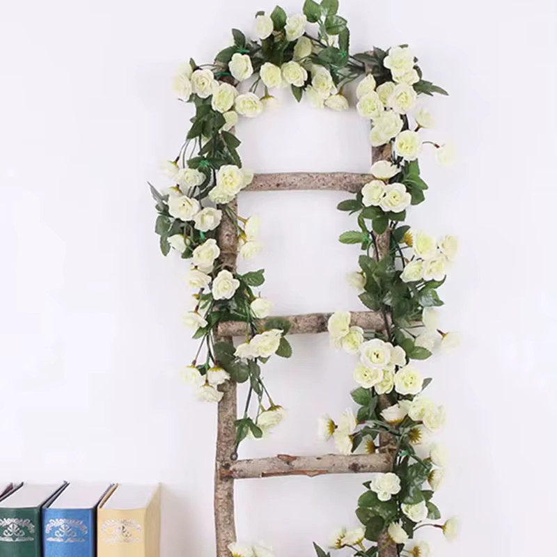 TTCY Seidenrosen Girlande als künstliche Blumen-Ranken in Rot und Weiß für Hochzeitskranz, Garten-Deko und DIY-Geschenke - Bild 1