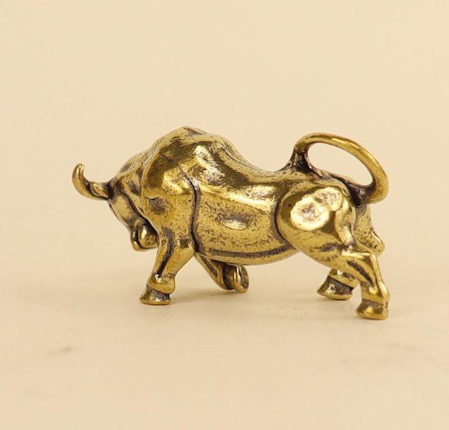 JETTING Glücksbringer-Tierfigur Stierkampf-Statue aus Messing in Gold für die Tischdekoration - Bild 1
